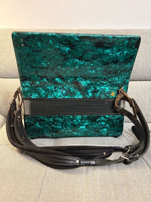 Acordeon Weltmeister Stella cu 80 de basi