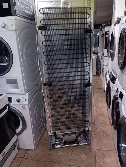 Иноксов комбиниран хладилник с фризер Сименс Siemens 2 години гаранция