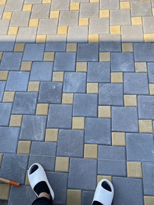 укладка брусчатки и тротуарной плитки установка бордюров и лотков