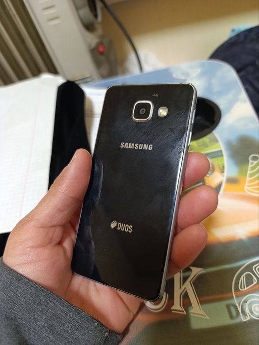 Срочно продам Samsung Galaxy A3 (2016)