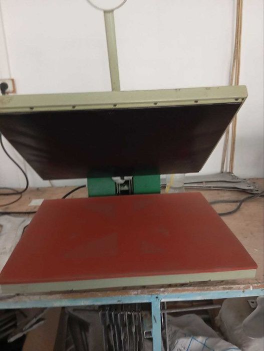 Продается производственный пресс ( утюг) б/у в отличном состоянии