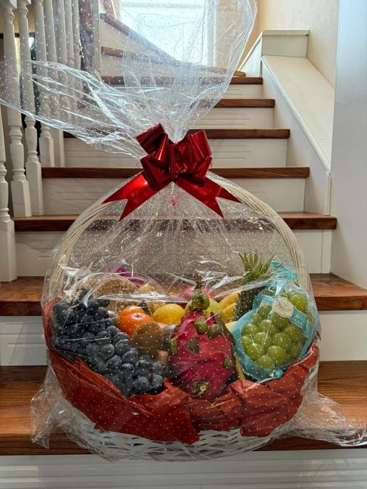 Корзина с фруктами подарочная
