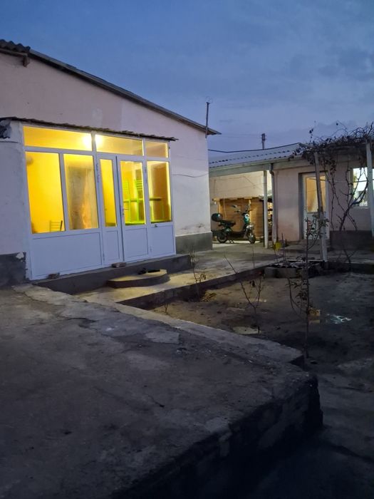 Уй сотилади  Портда