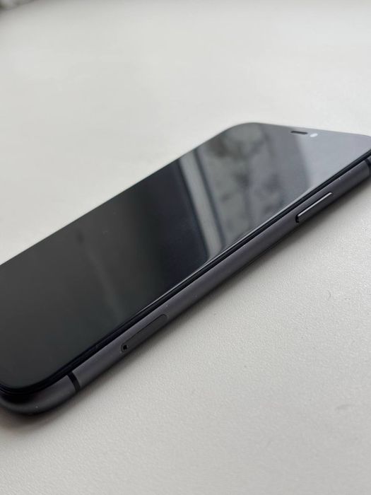 Продаю айфон ( iPhone 11 )
