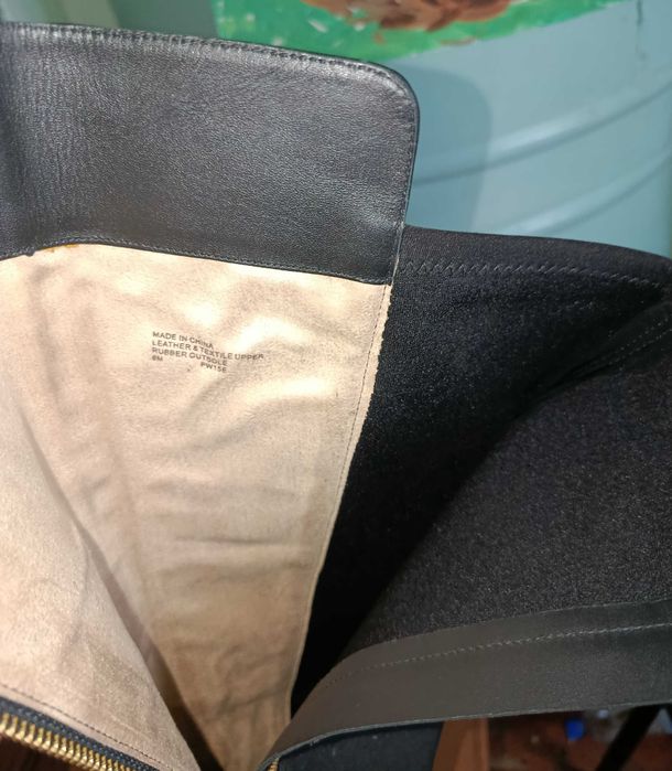 Продаются  женские  фирменные сапоги