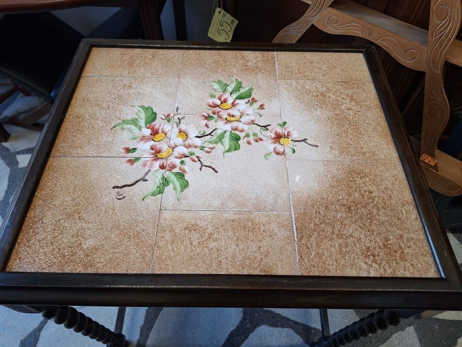 К - т три помощни масички с плочки