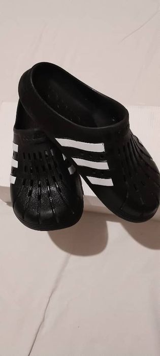 Тапочки Адидас. Ещё новый