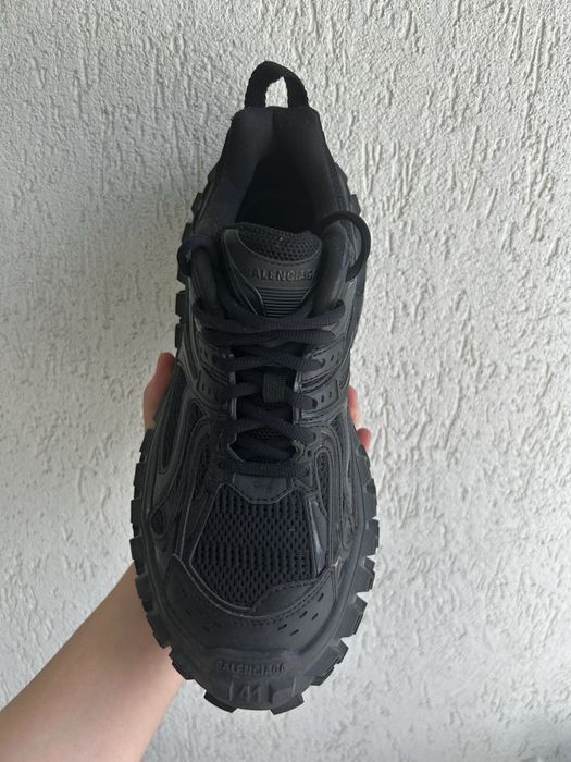 Balenciaga defender