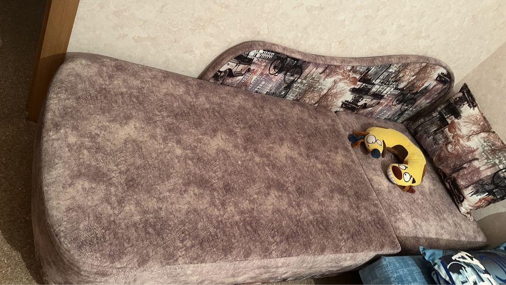 Продам 2 детских дивана