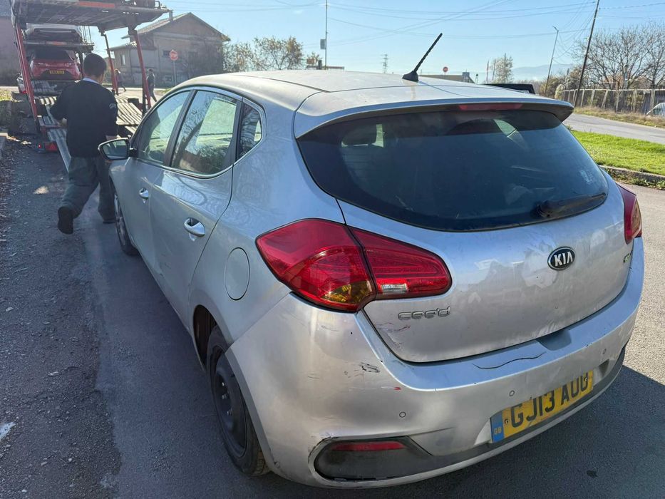 на части Kia Ceed 1.6 crdi 2014 година