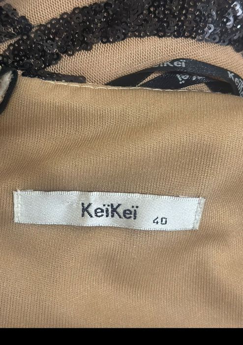 Продам платье с пайетками.