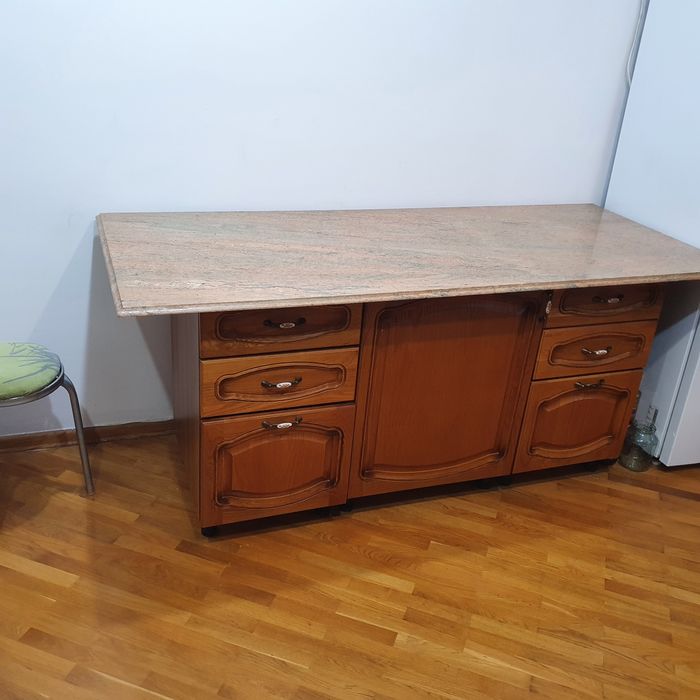 Стол кухонный рабочий.