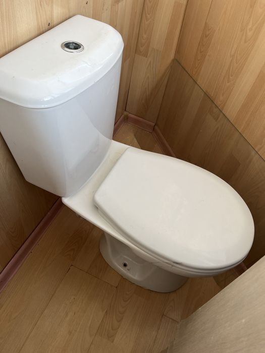 Продам унитаз.