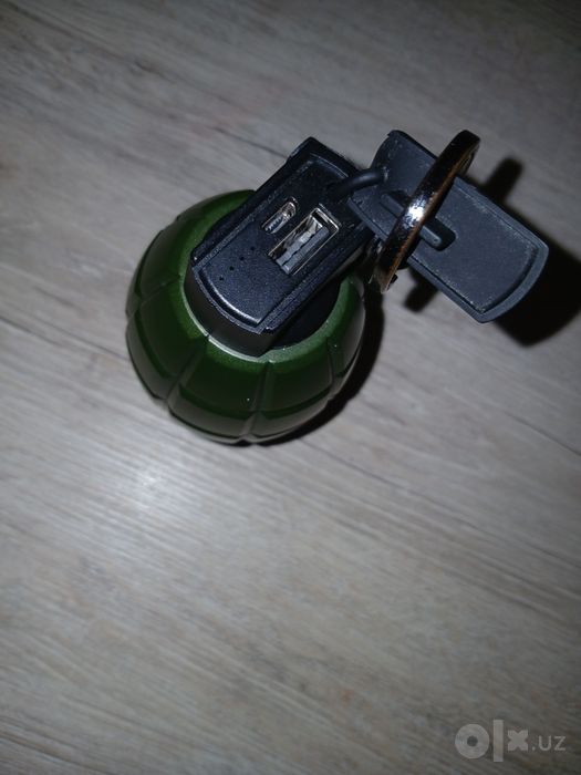 Продаю павербанк граната