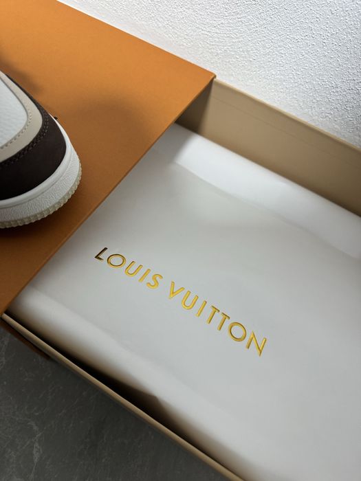 Adidasi Louis Vuitton