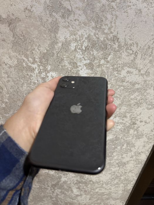 продам iphone 11,в хорошем состоянии