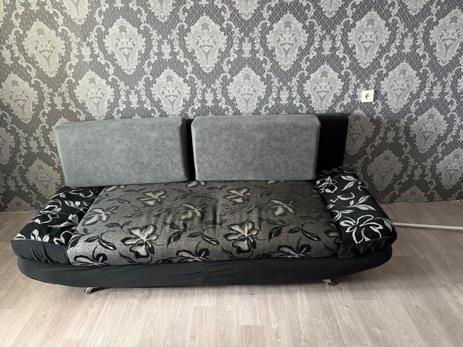 Диван  отдам даром забрать