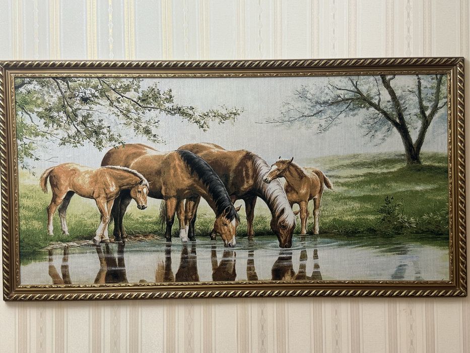 Жылқы тұрған картинка үлкен