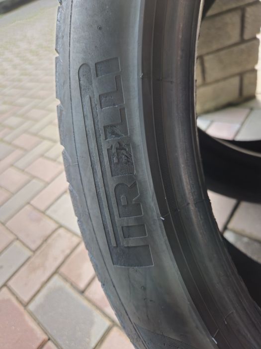 Продам резину 265 40 ZR21