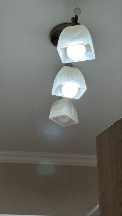 Продаются люстры