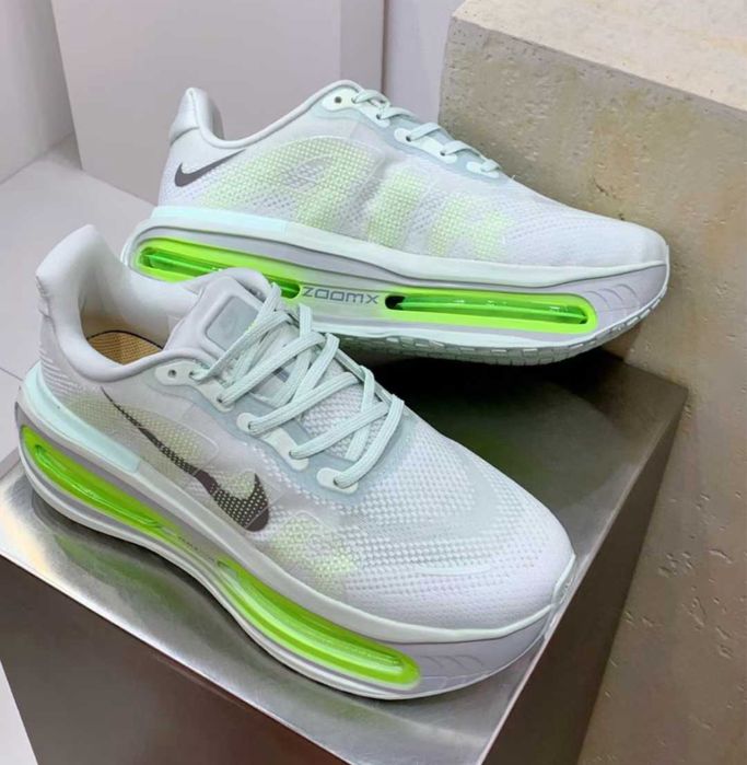 Нови дамски маратонки Nike Vomero Premium Barely Green Volt