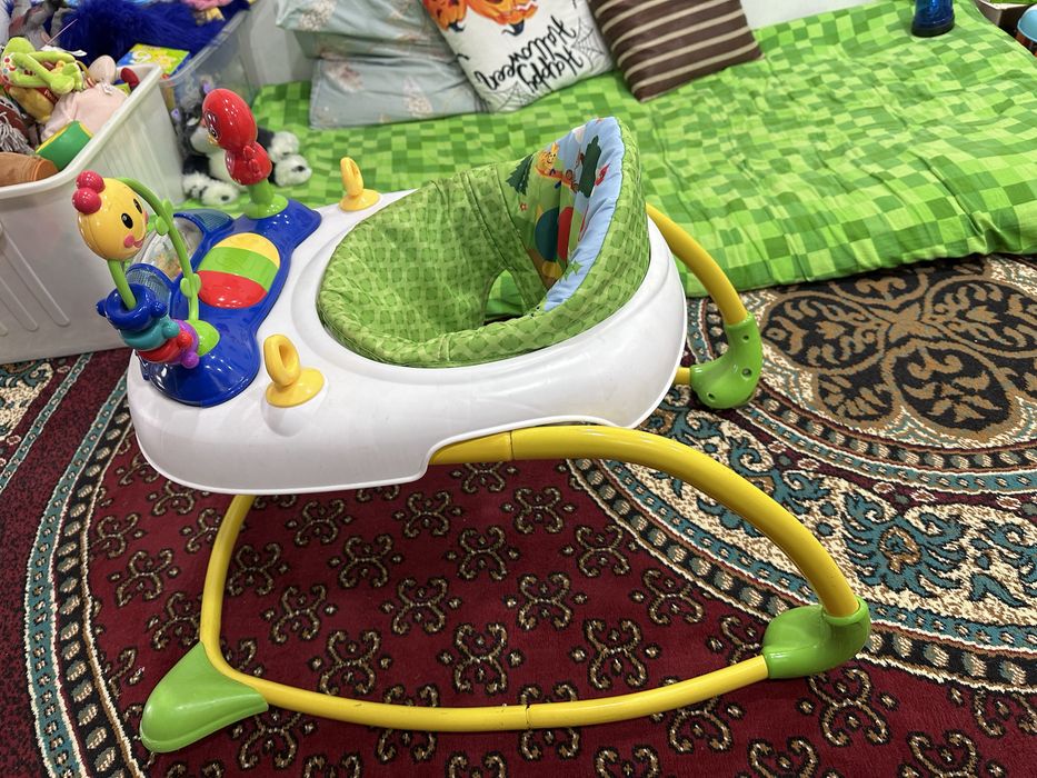 Ходунок в хорошем состоянии, все целое и работает.