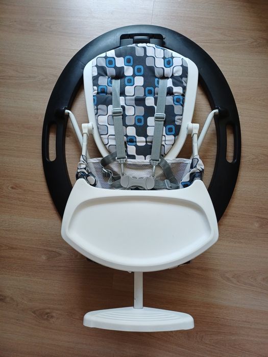 Компактно столче за хранене на бебе