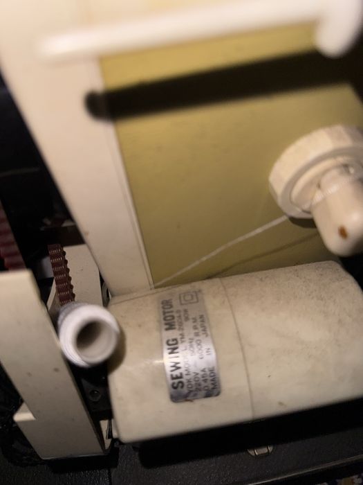 Продам швейную машинку Veritas в хорошем состоянии