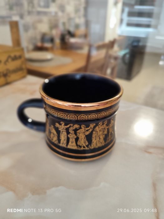 Cană decorata cu aur