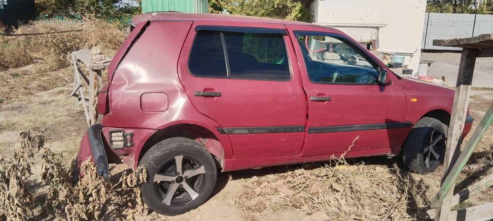 Продам гольфа 3 1.8 АКПП