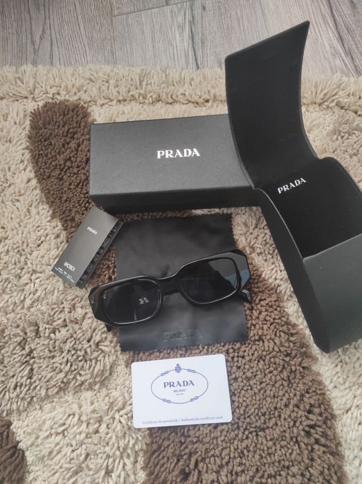 Ochelari de soare Prada