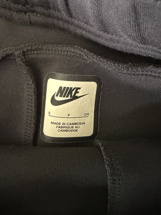 Nike tech fleece woman