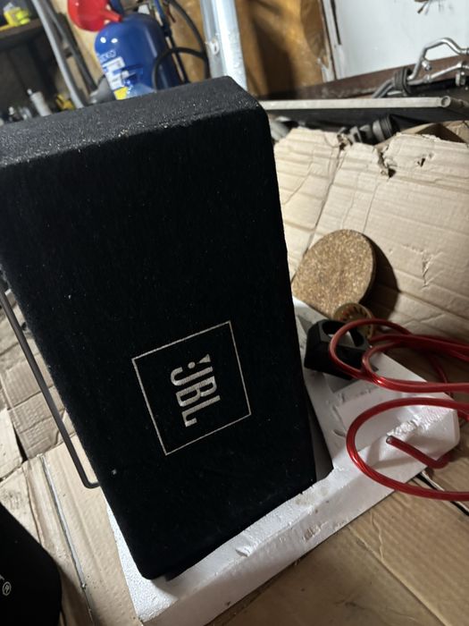 JBL бас каса 12