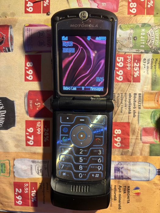 telefon de colectie motorola v3 stare buna