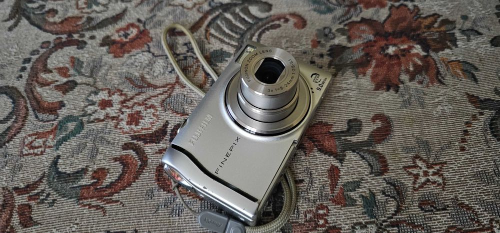 Aparat foto digital Fujifilm FinePix F47