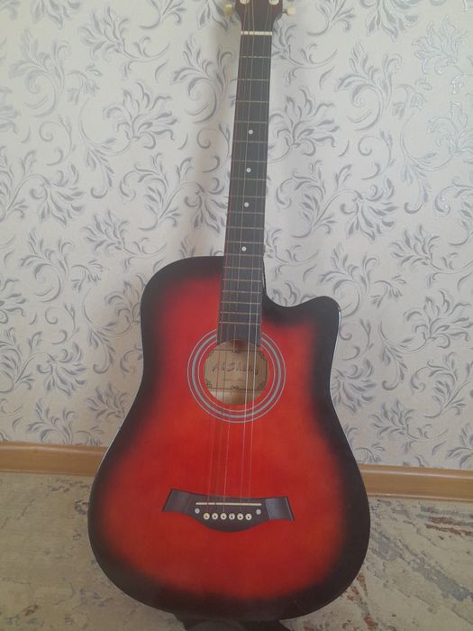продам гитару б/у