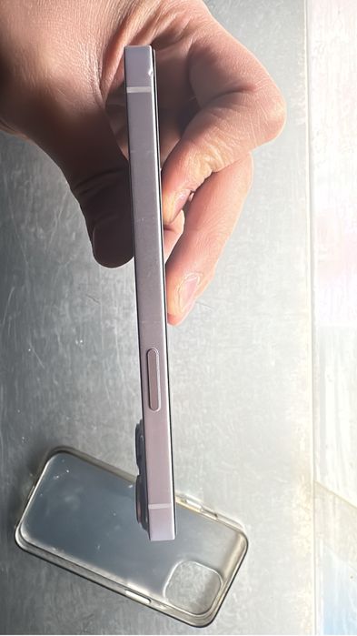 Айфон 14 с каропкой