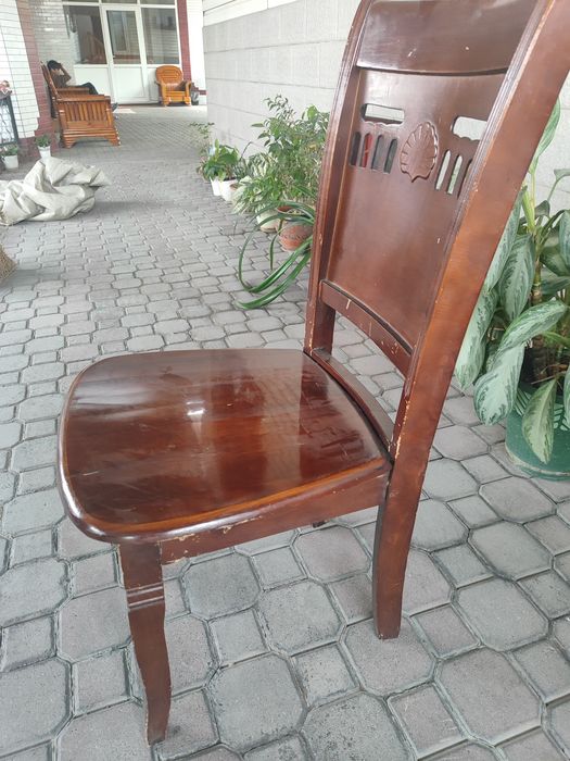 Продам стулья деревянные