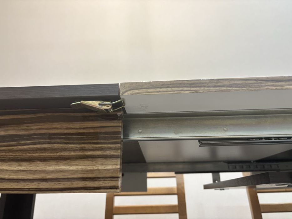 Продам кухонный стол ширина 75