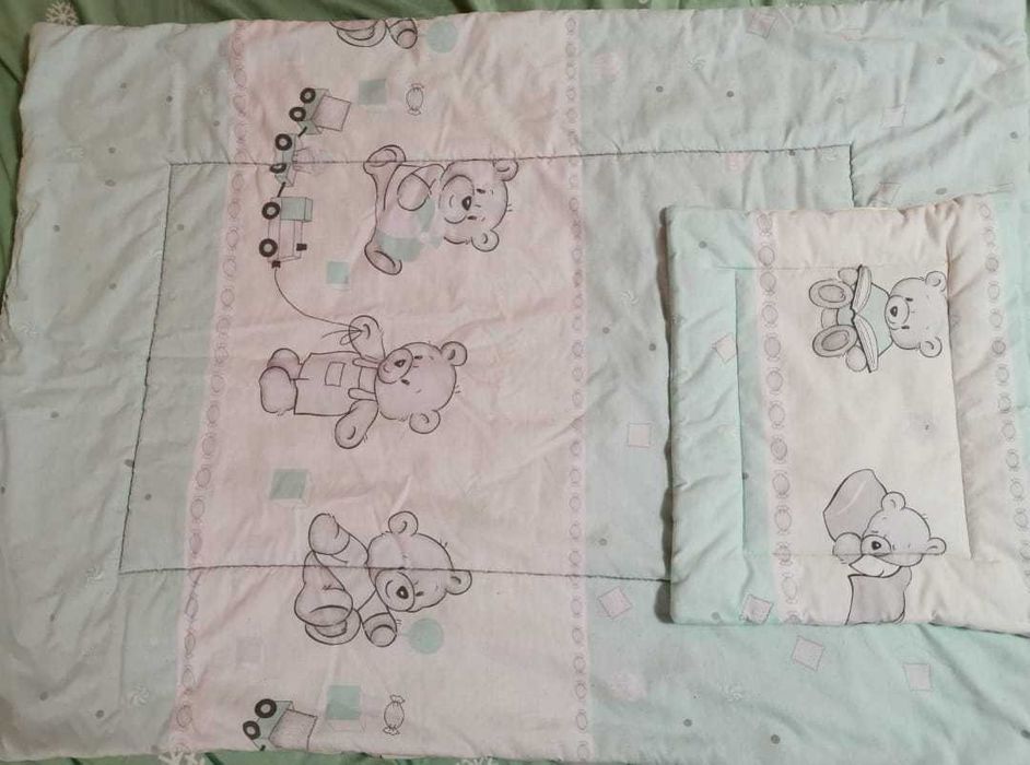 Pătuț lemn cu sertar ,saltea și accesorii