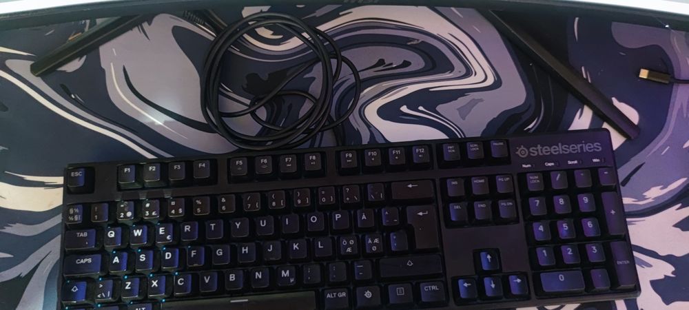 Tastatura steelseries Apex M400