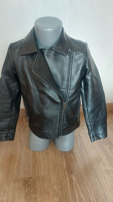 Детско кожено яке 6-7г(122-128 размер)