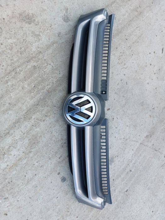 Bara fata + grila bara fata Volkswagen Golf 5 Plus LA7T 2004-2008