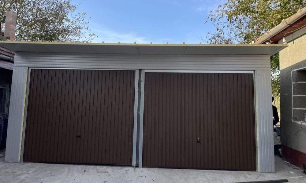 Garajele standard din panouri sandwich pe care le fabricăm, au dimensi