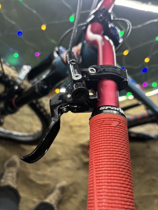 Продаваме Drag  C1 custom