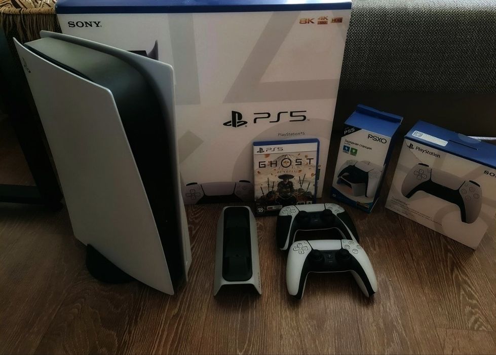 Playstation 5 почти новая