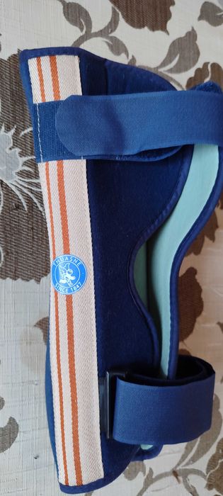 Наколенка с имобилайзер Thuasne Ligaflex Immo Junior 2610