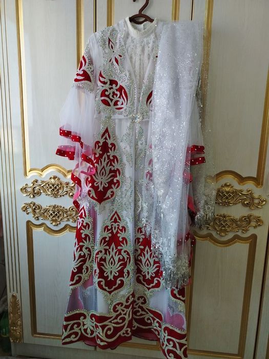 Ansambl bir martta kiyilgan yangi holati sotiladi narxi 500ming