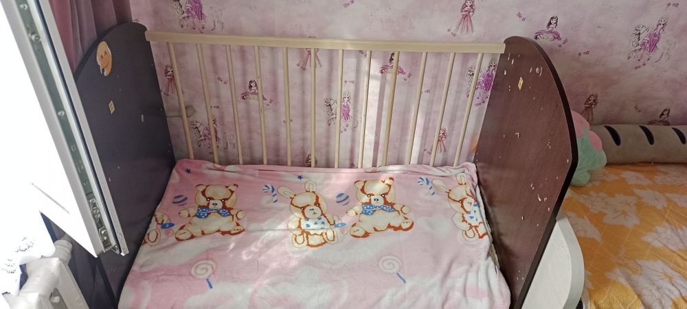 Продам детскую кроватку