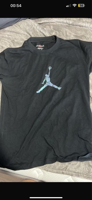 4 tricouri si un pantaloni de trening